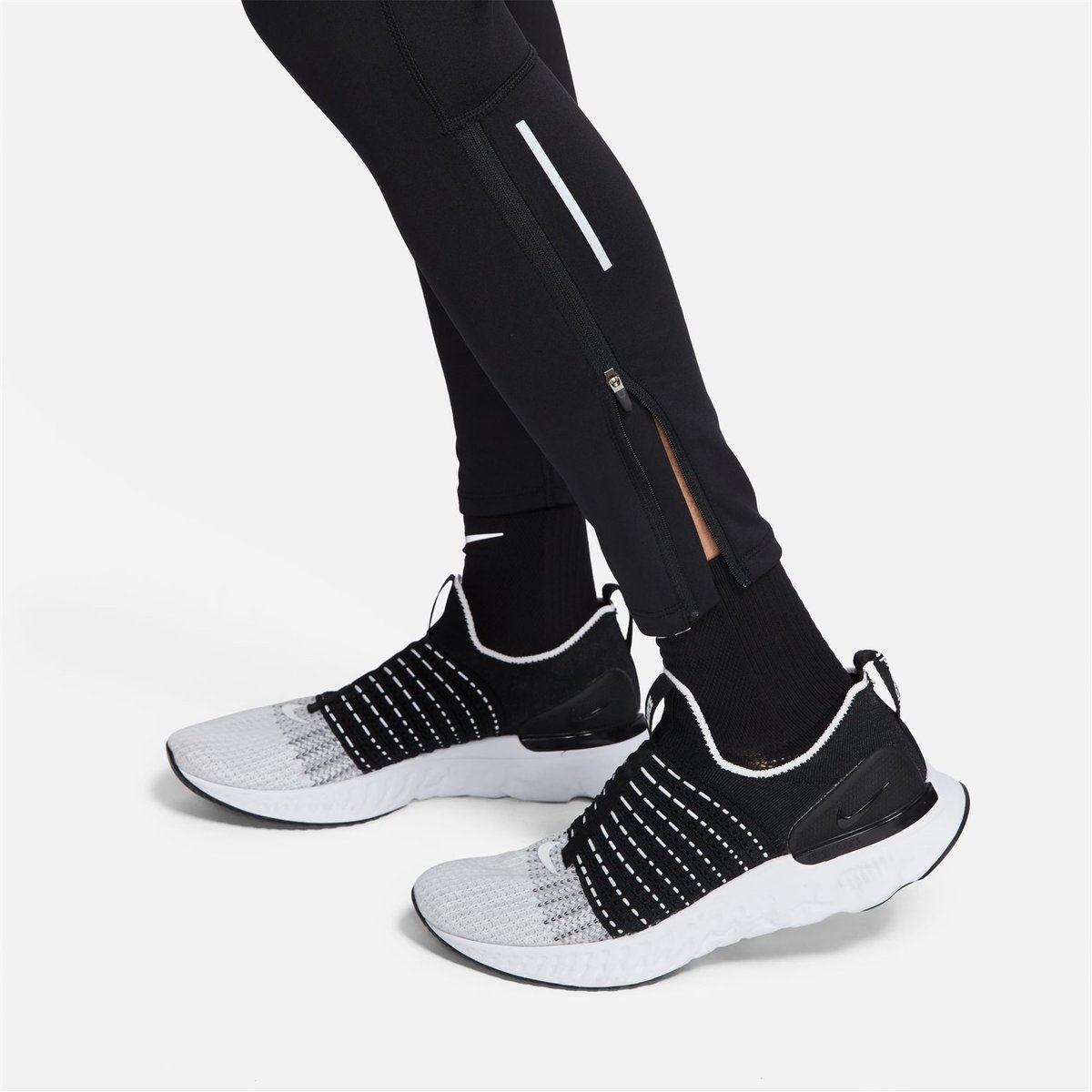 Nike Dri-FIT Challenger Men's Woven Running Trousers. Nike LU