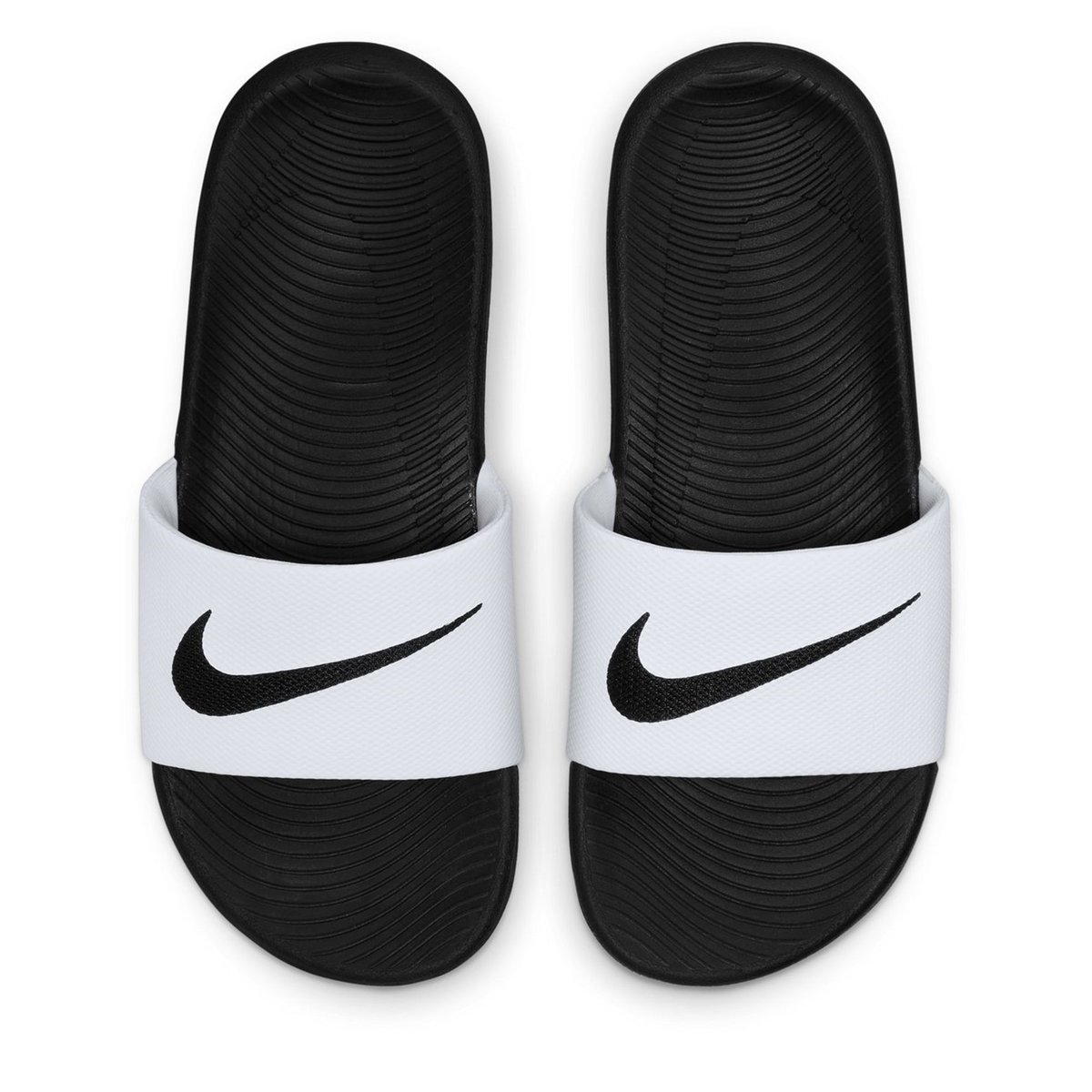 Nike hotsell junior slides