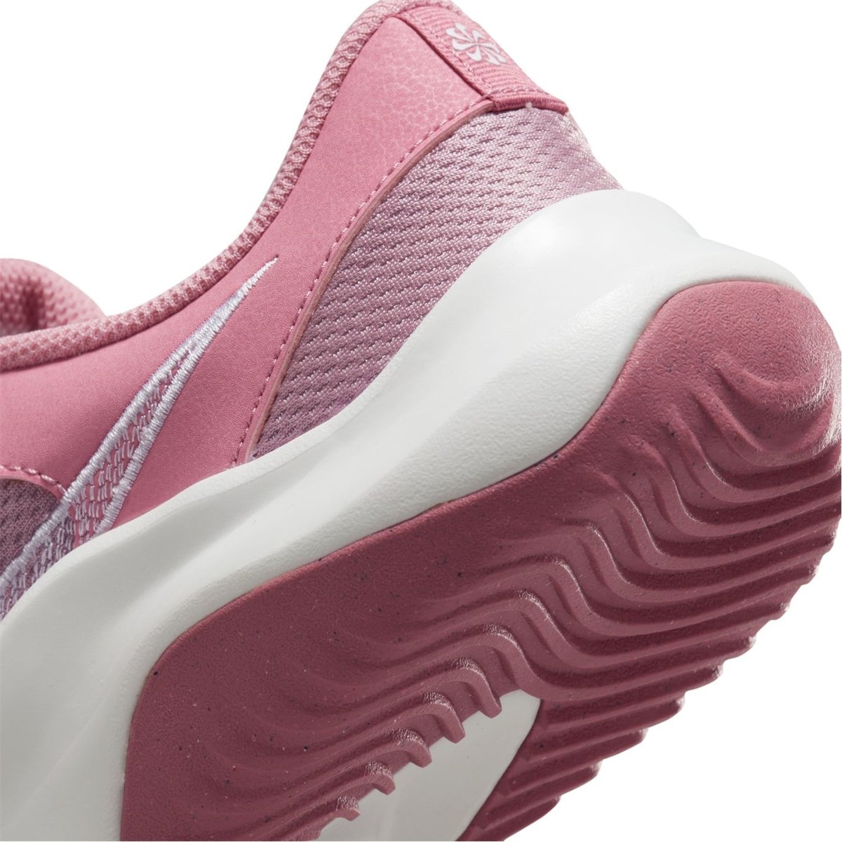 Nike pink training store shoes