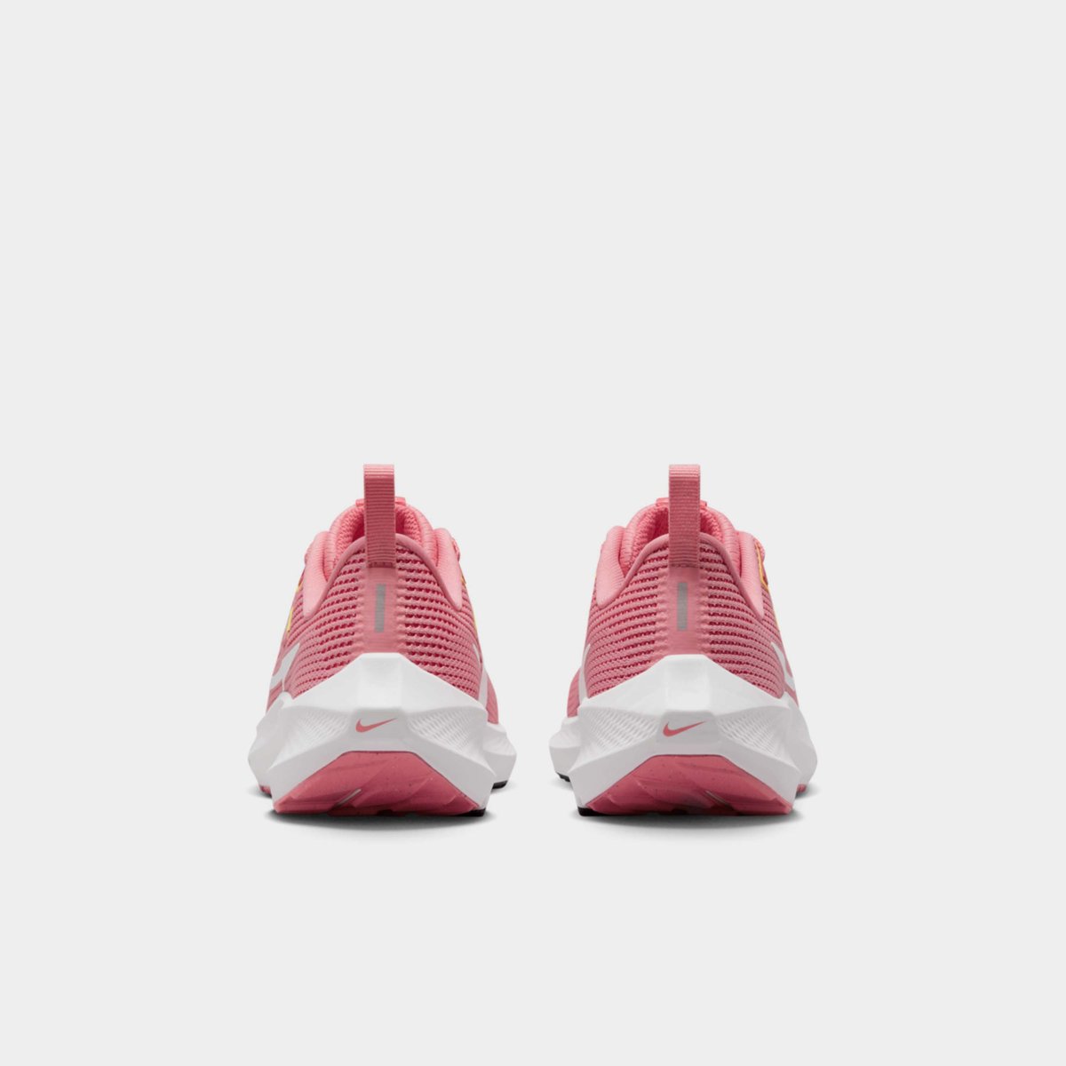 Nike best sale pegasus coral