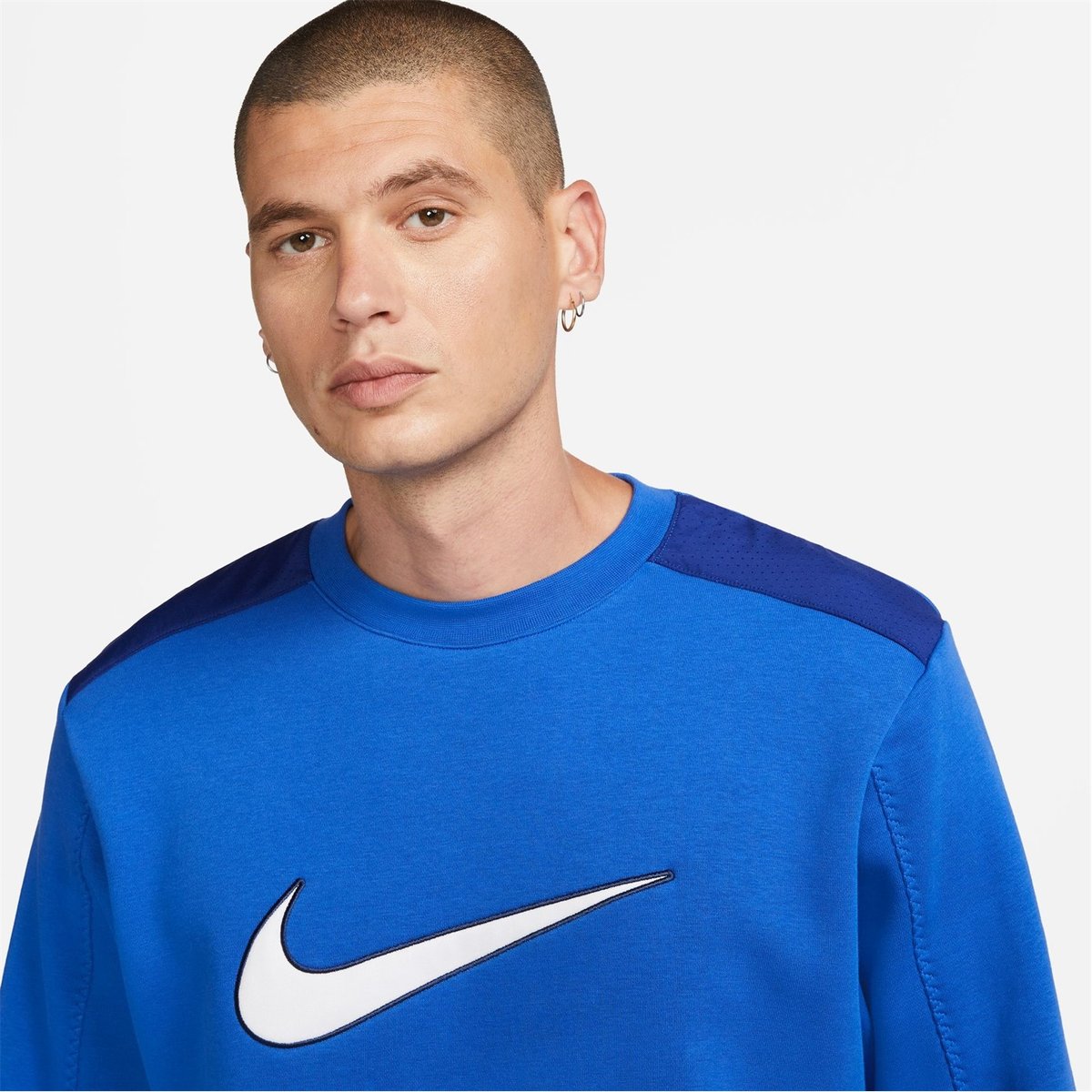 Royal blue hotsell nike crewneck sweatshirt