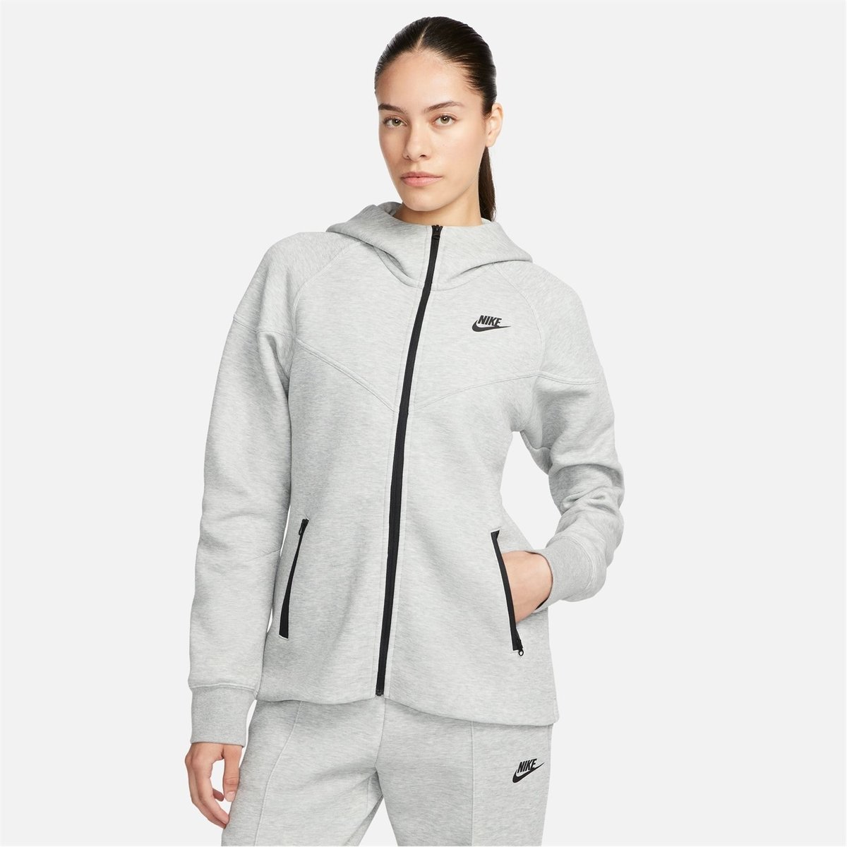 Nike authentic Sportswear Tech Fleece