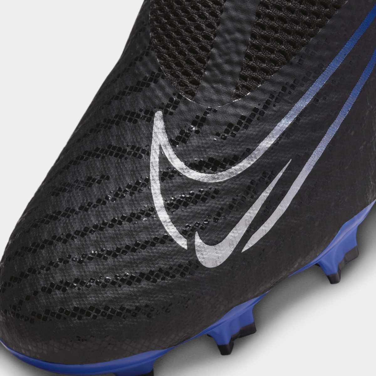 Hypervenom phantom best sale soccer cleats