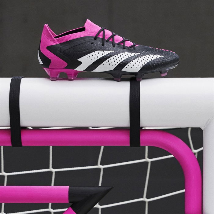 Predator Accuracy .1 Low Firm Ground Football Boots