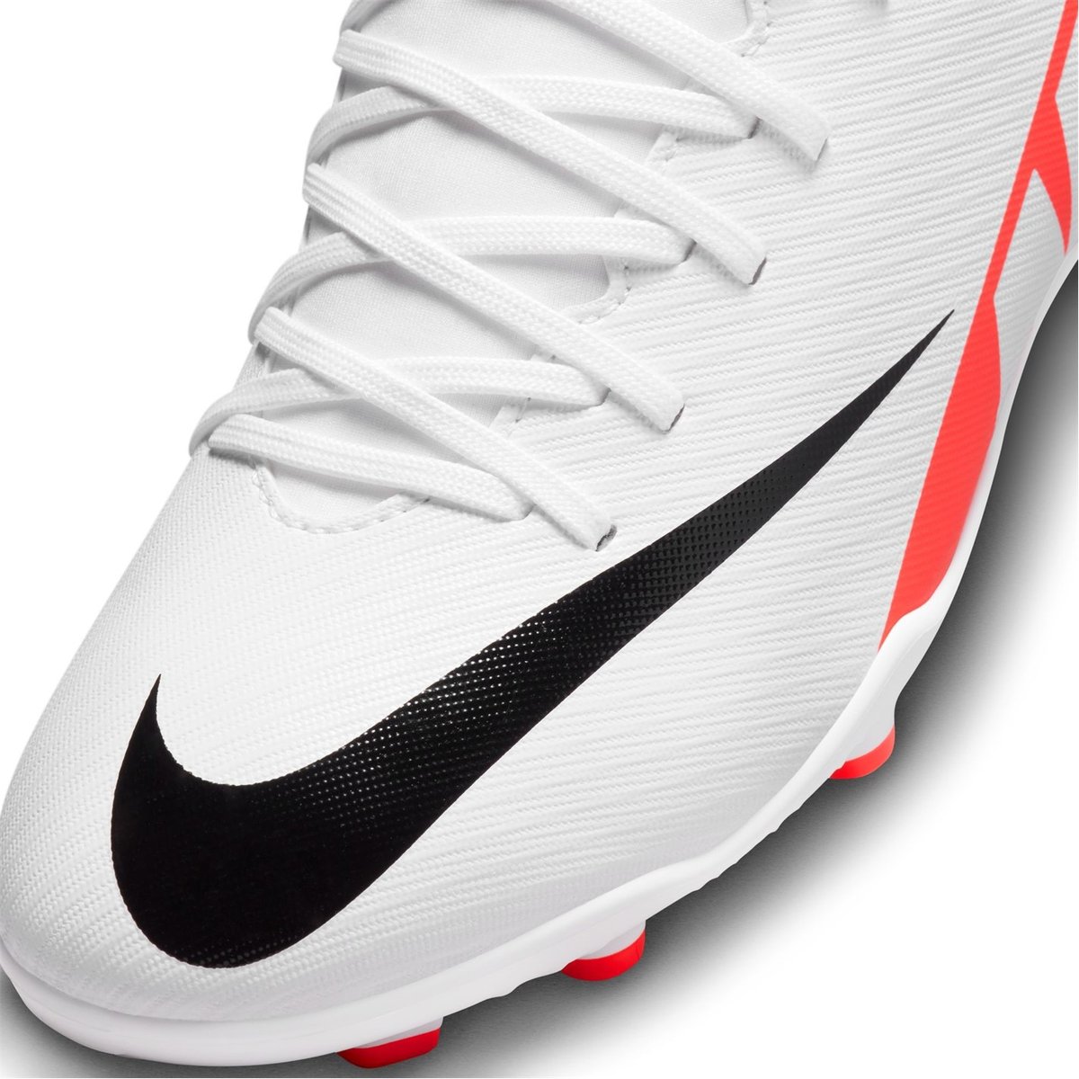 White nike mercurial deals superfly