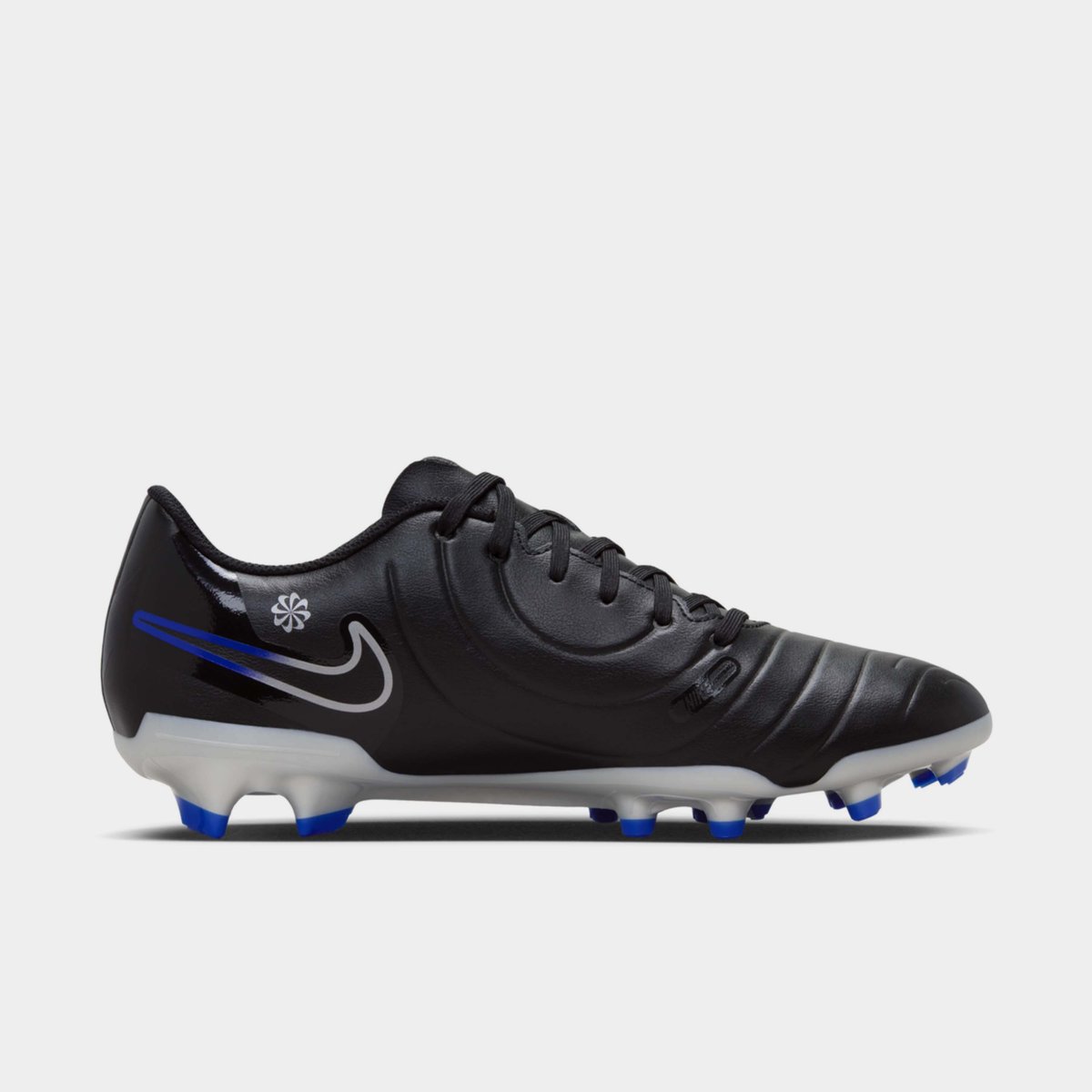 Nike women's clearance tiempo soccer shoes