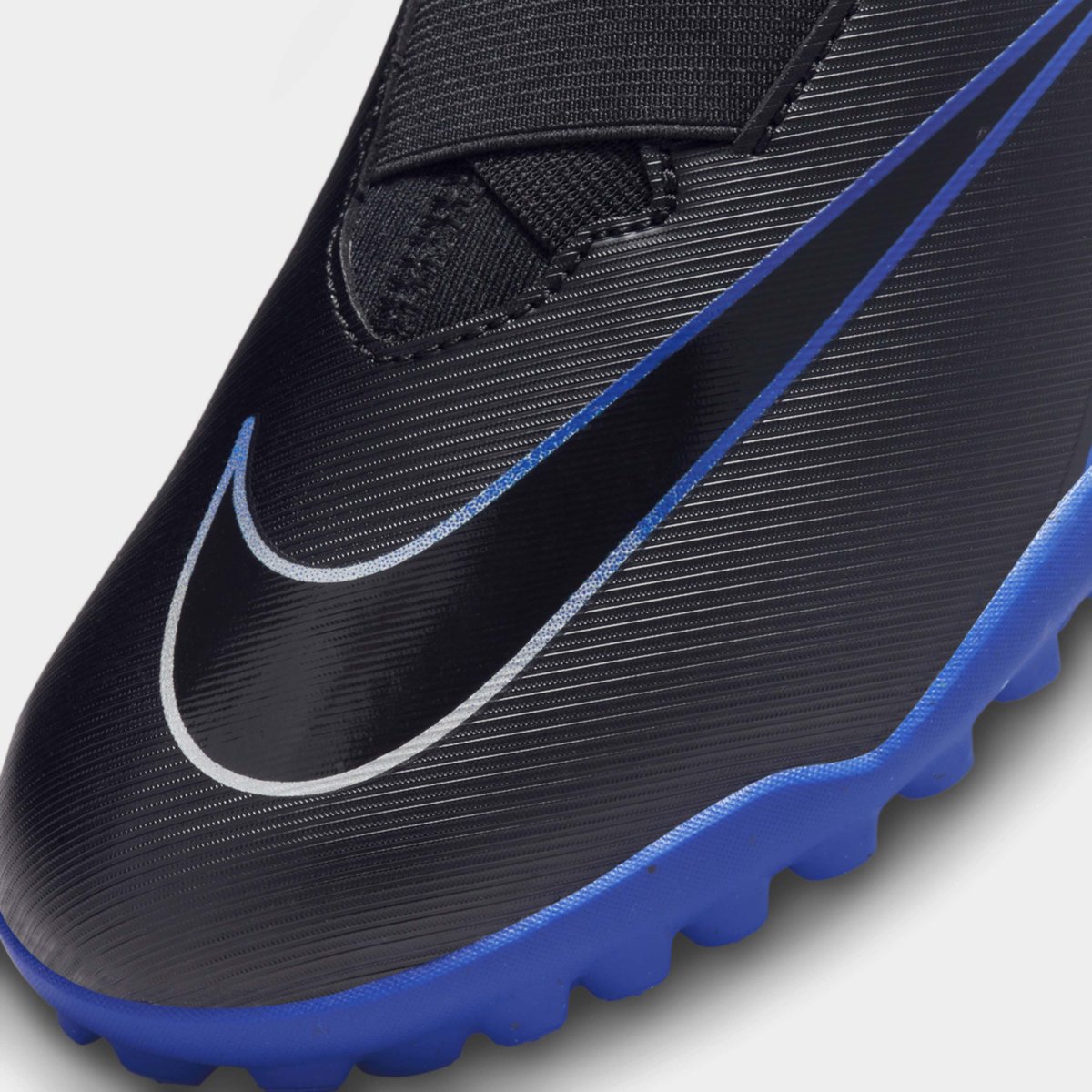 Nike hypervenom hotsell astro turf junior