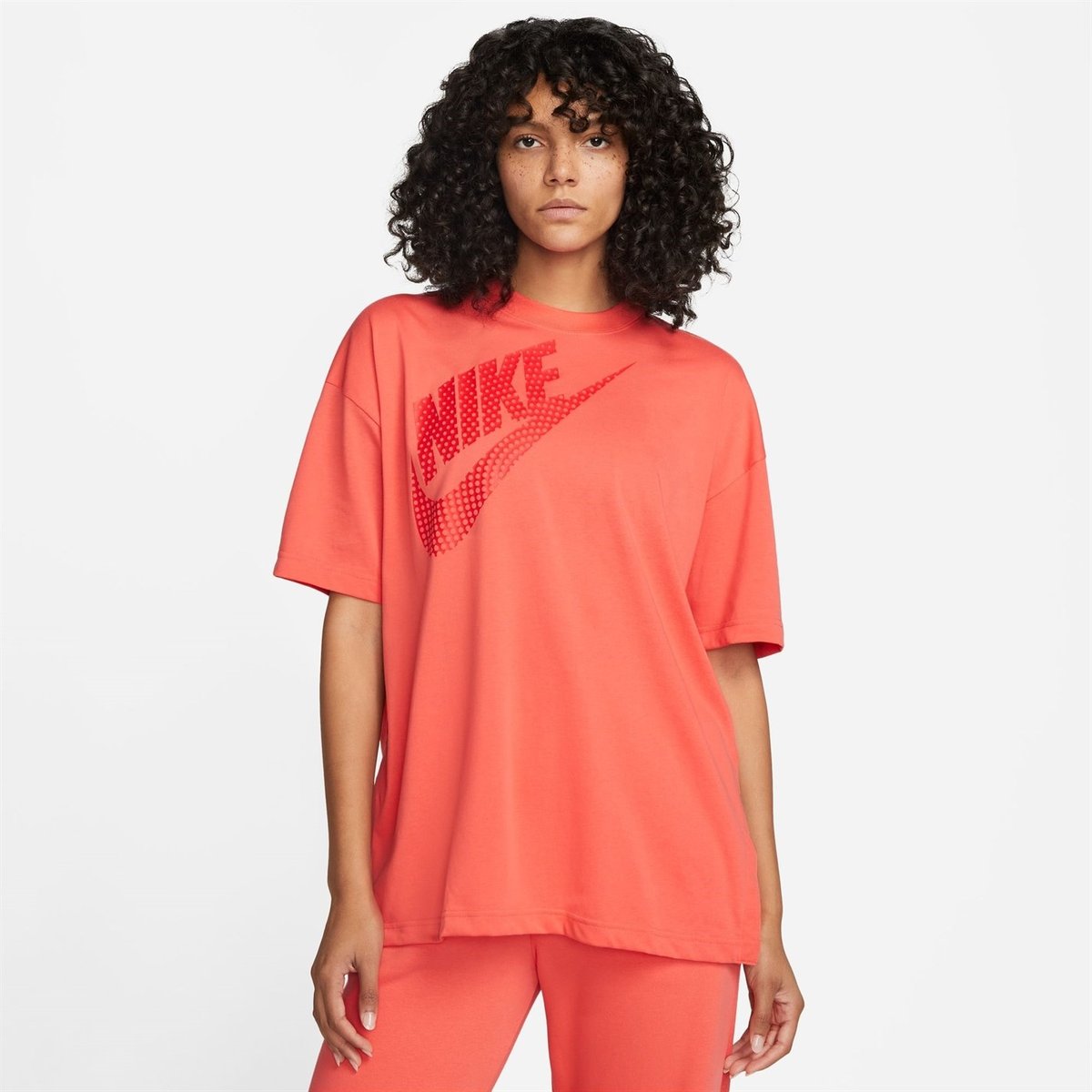 Nike NSW TEE SS GFX DNC Magic Ember, £12.00