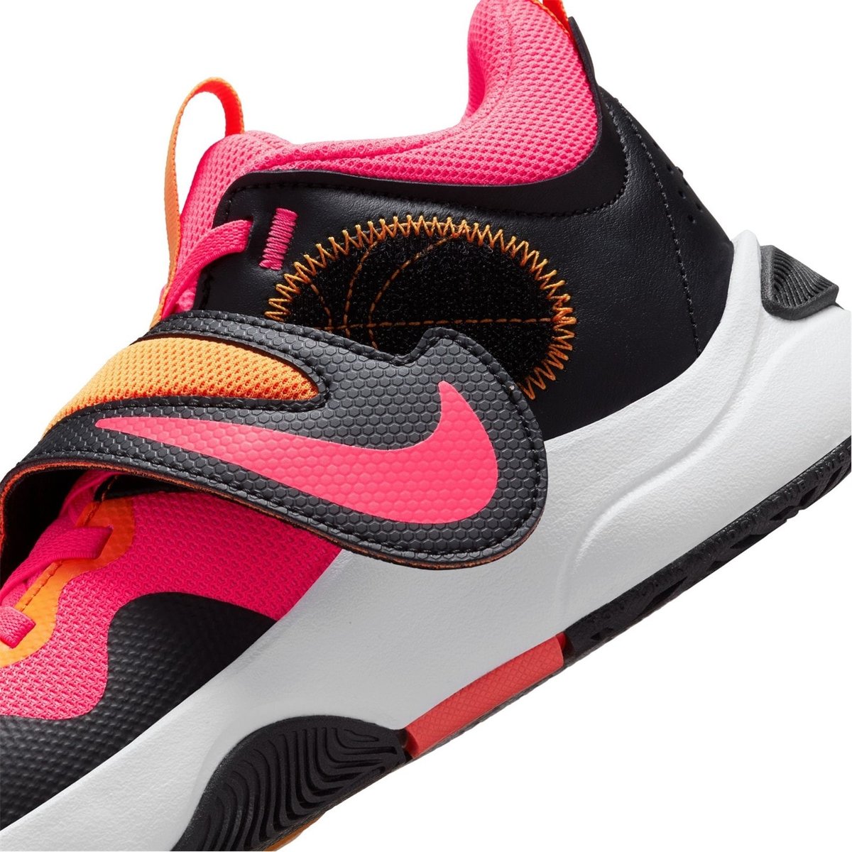 Nike junior hotsell basketball shoes