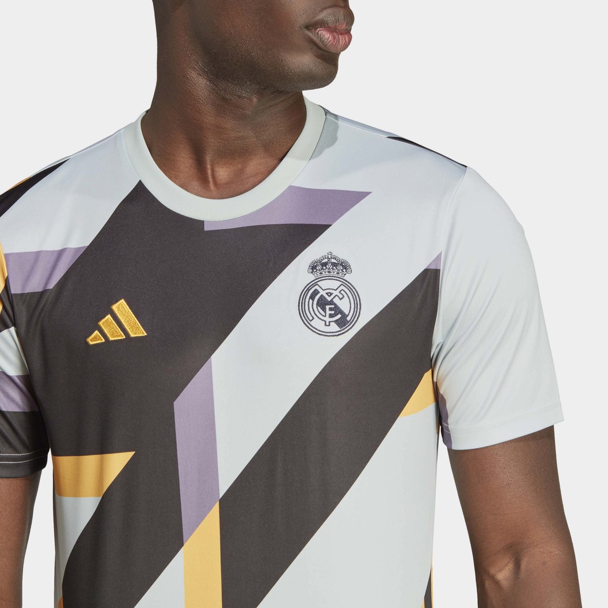 Adidas t-shirt hotsell real madrid