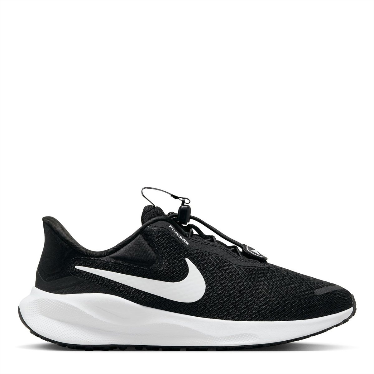 Running renew rival trainers in cheap black and white