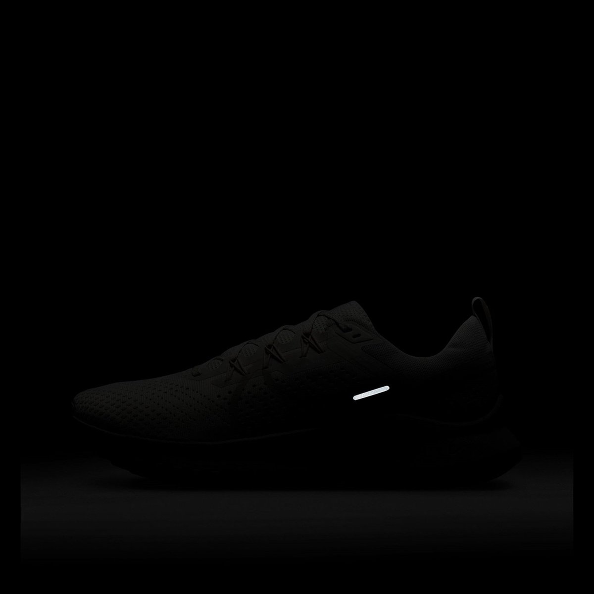 Epic phantom outlet react running shoe