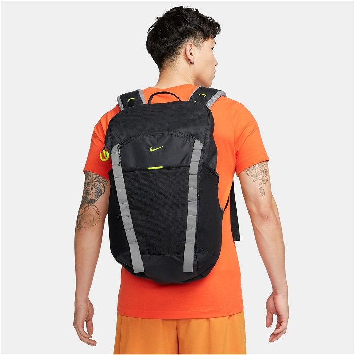 Hike Backpack (27L)