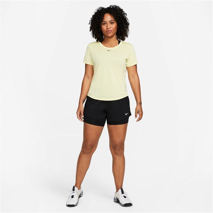 One Womens Dri FIT Mid Rise 3 2 in 1 Shorts