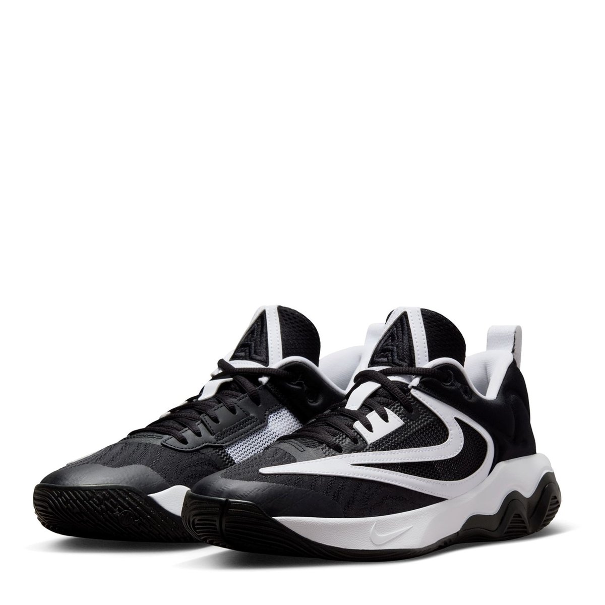 Basketball shoes sales nike black