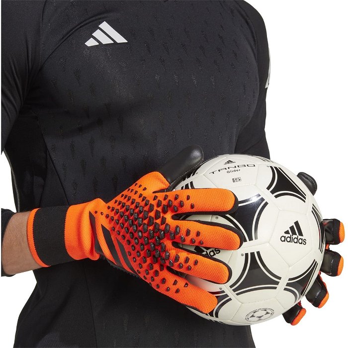 Predator Pro Goalkeeper Glove
