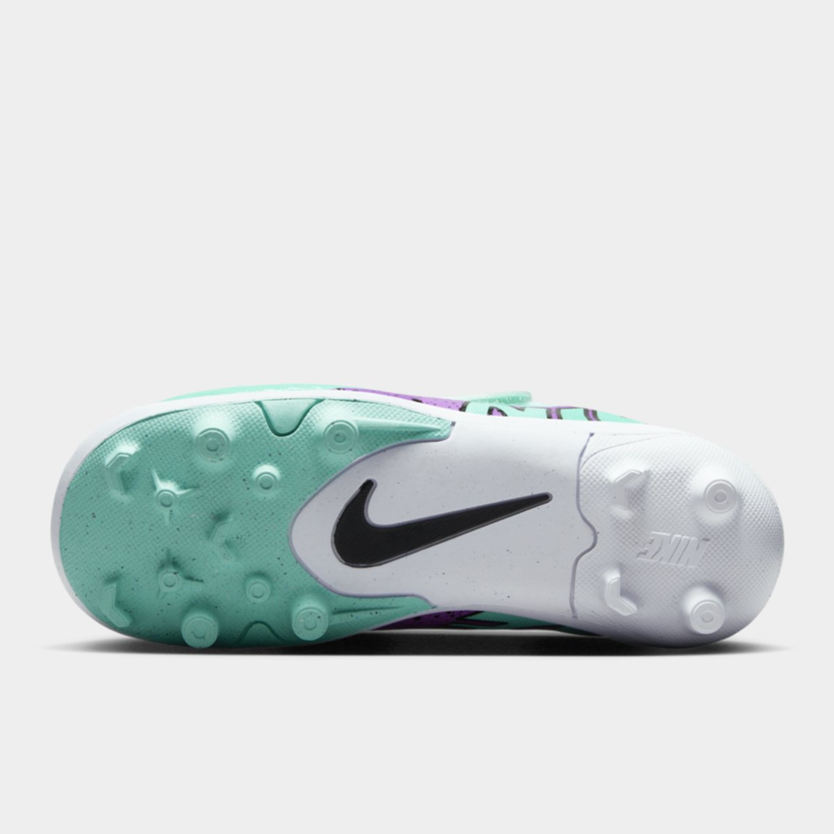 Girls nike best sale soccer cleats