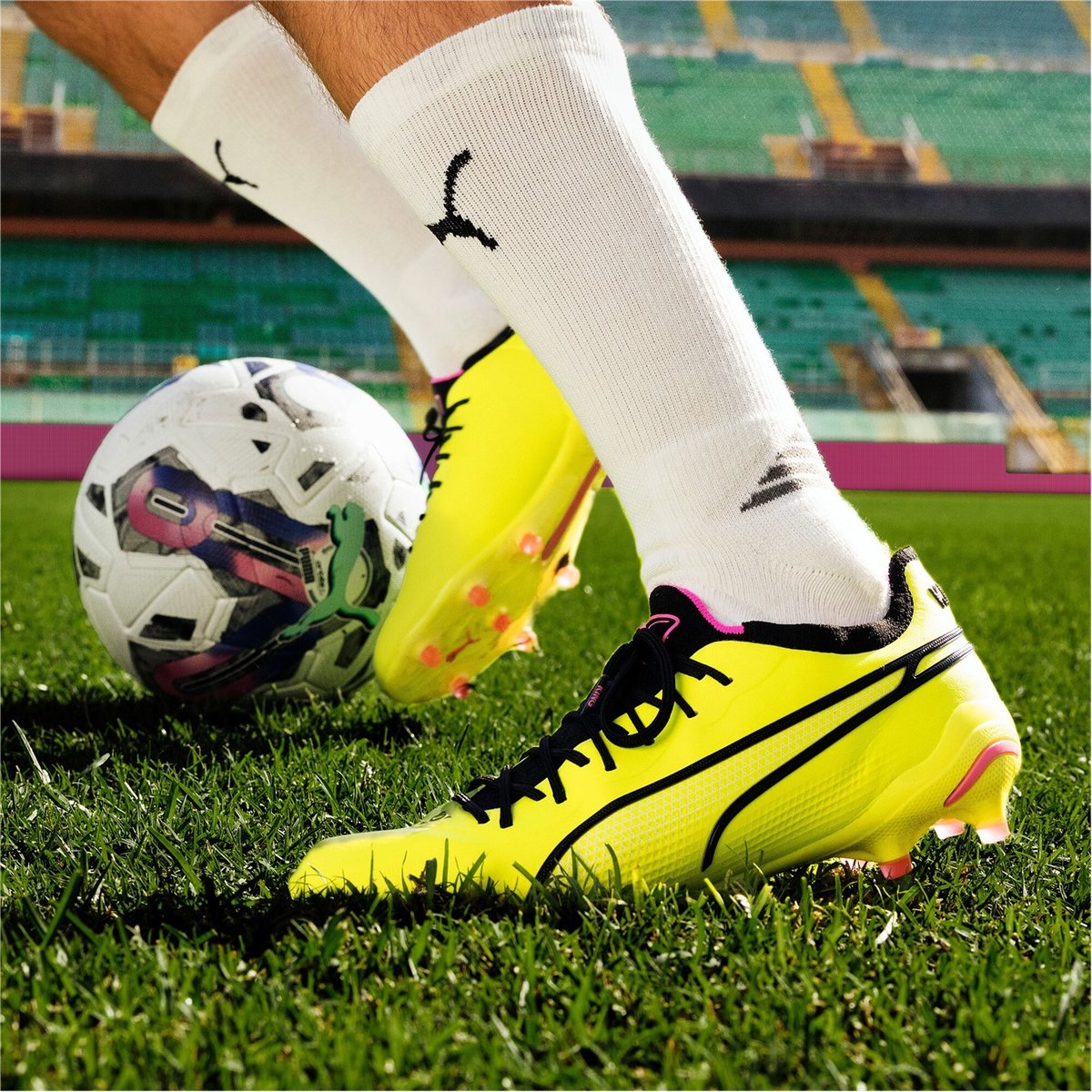 Puma green outlet soccer boots