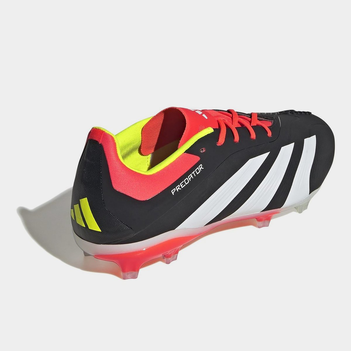 Junior best sale adidas predators