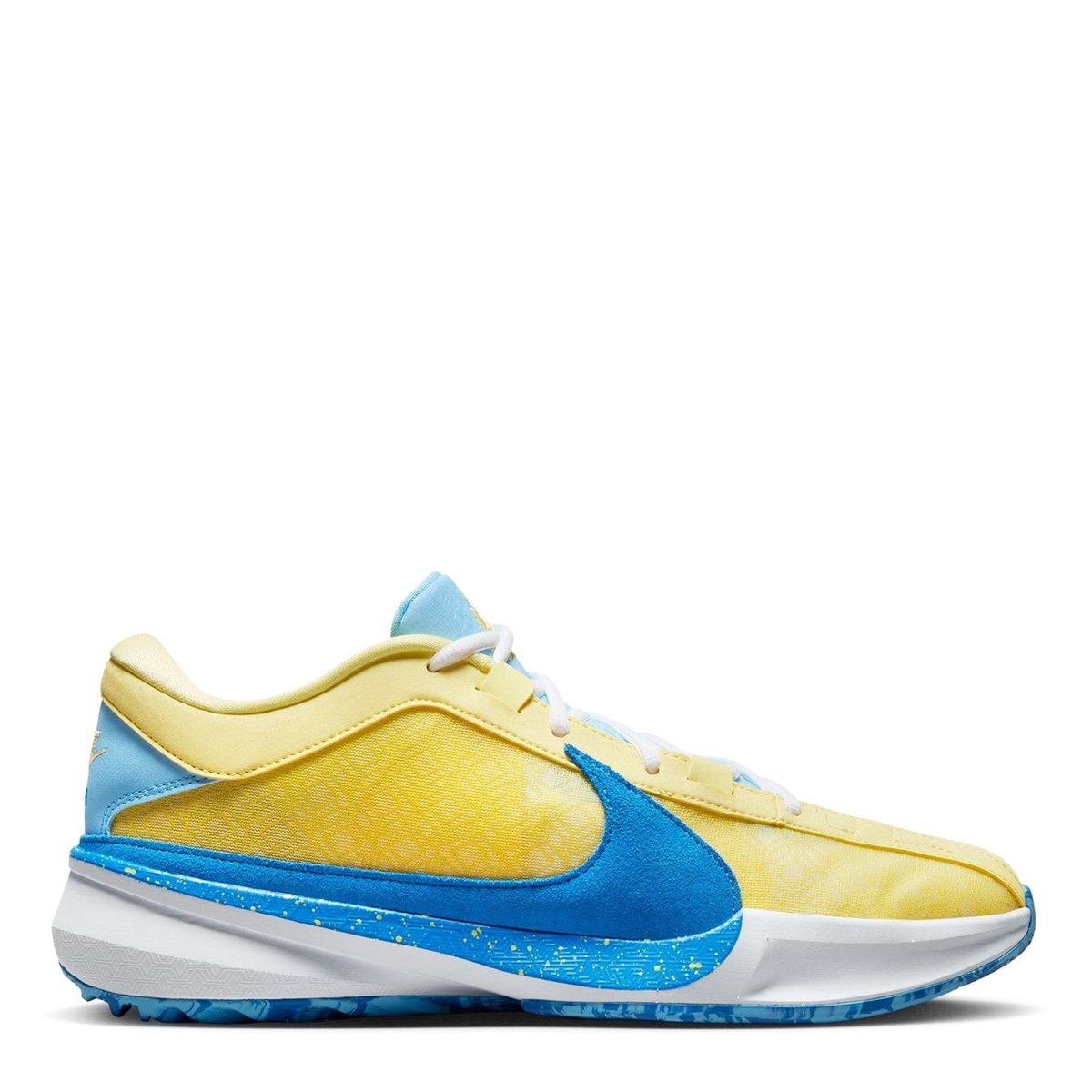 Blue and yellow on sale nike basketball shoes