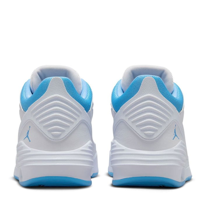 Max Aura 5 Mens Basketball Shoes