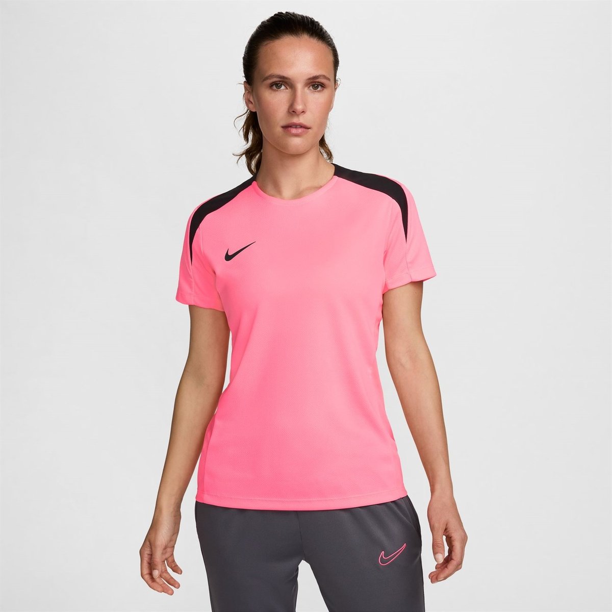 Pink nike top womens hotsell