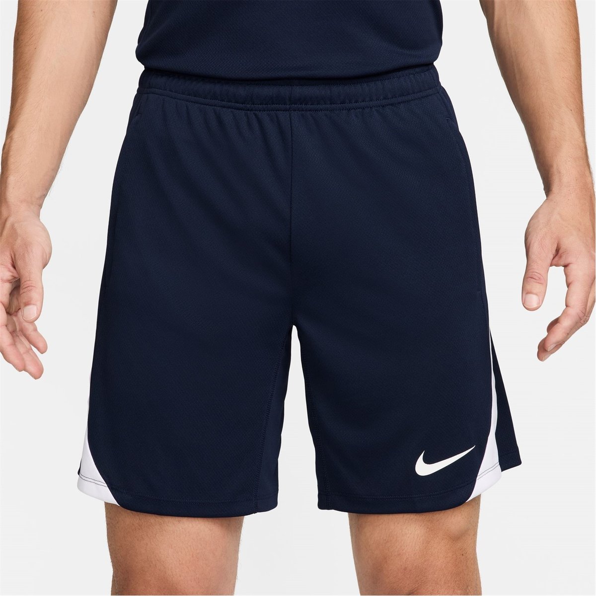 Soccer shorts store