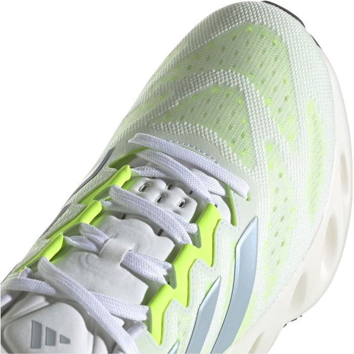 Switch FWD Running Shoes