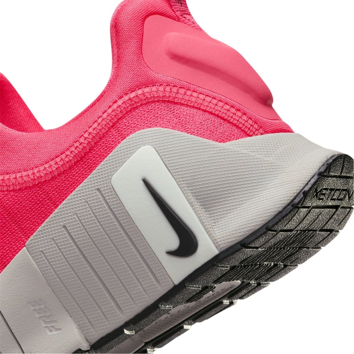 Pink nike frees best sale