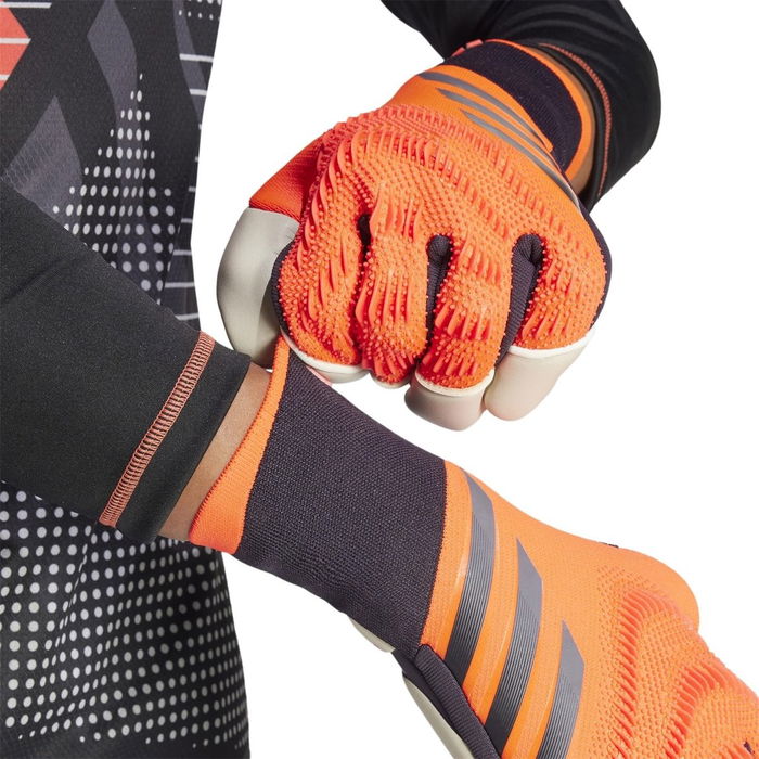 Predator Pro Hybrid Goalkeeper Gloves Adults