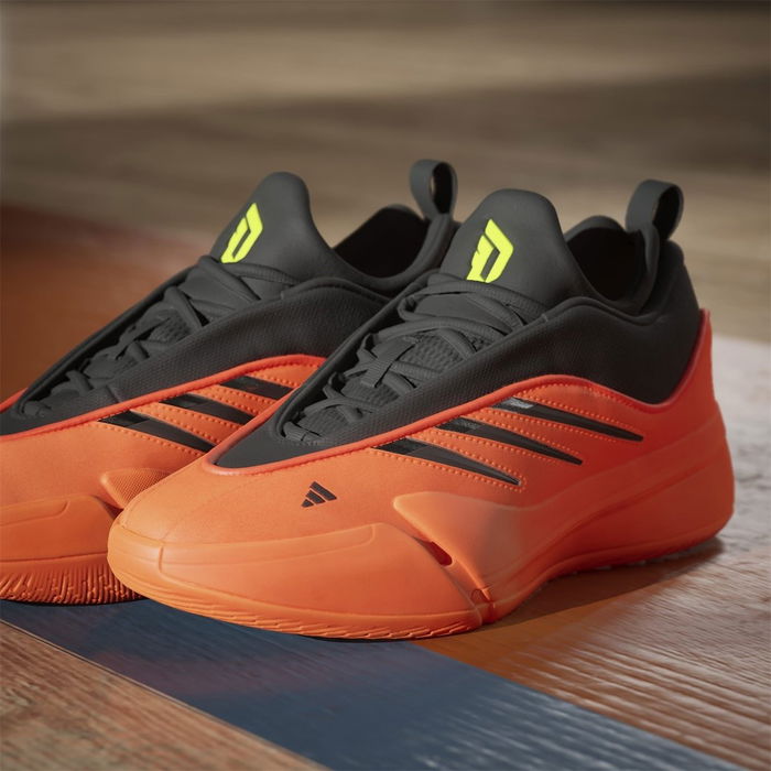 Dame 9 Low Trainers