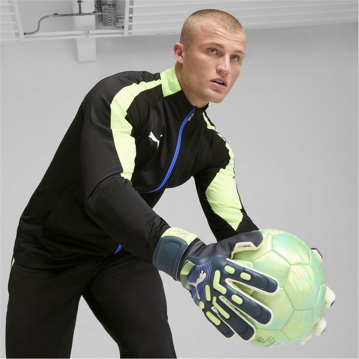 Future Match Goalkeeper Glove