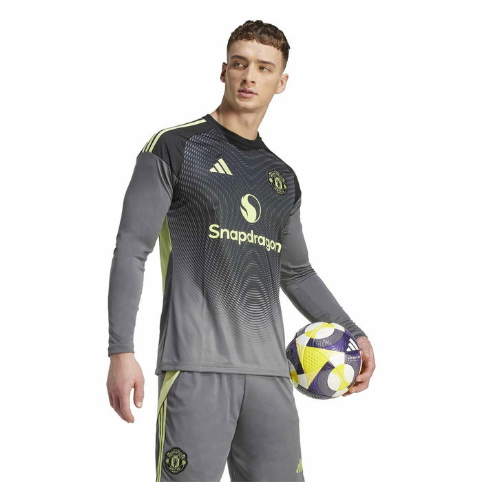 Manchester United Long Sleeve Goalkeeper Shirt 2025 2026 Adults