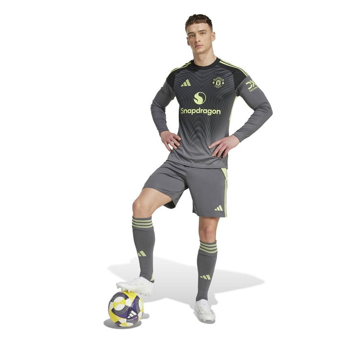 Manchester United Long Sleeve Goalkeeper Shirt 2025 2026 Adults