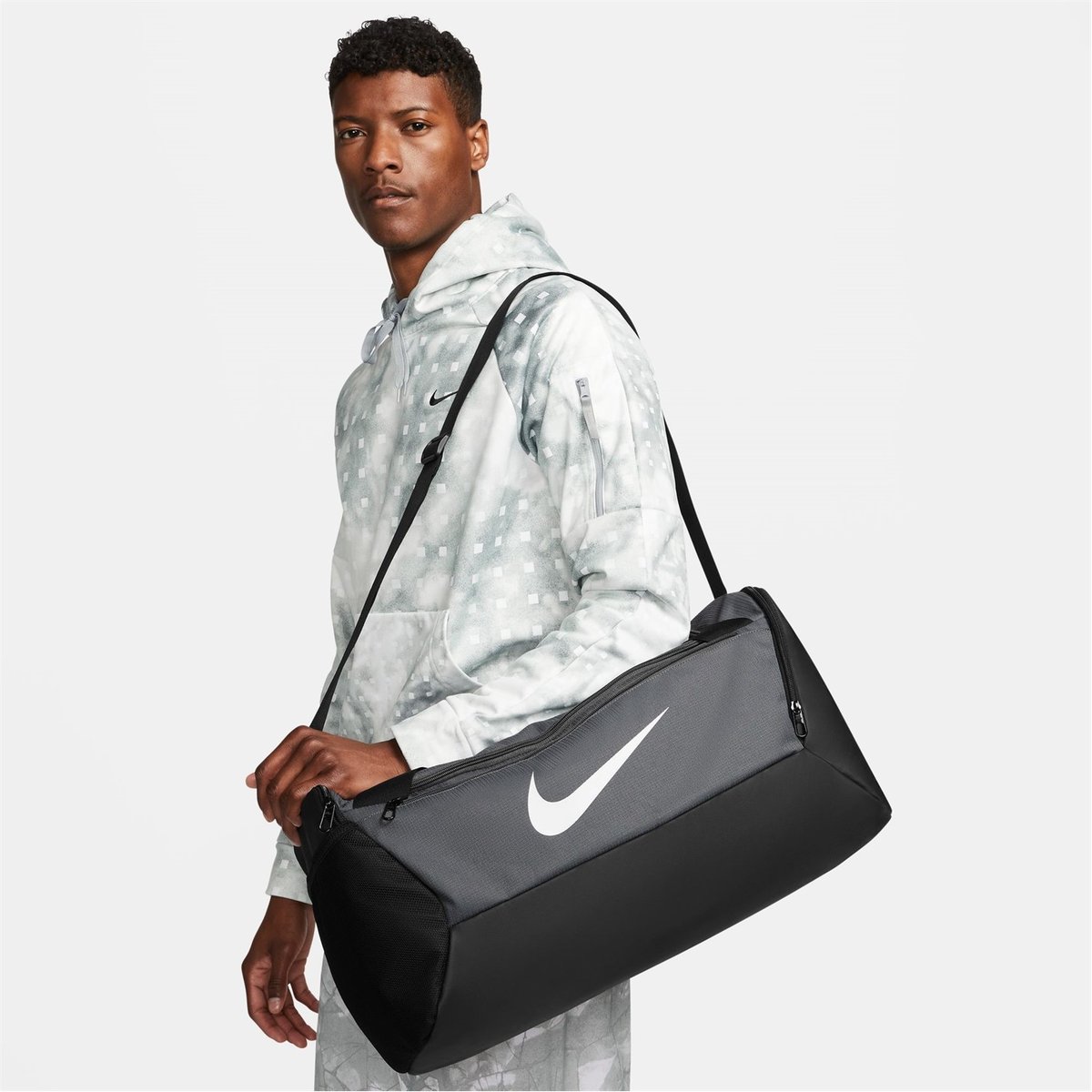 Nike brasilia hot sale small grip bag