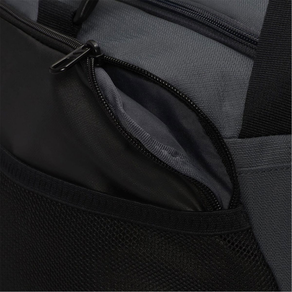 Small nike hot sale duffel bag