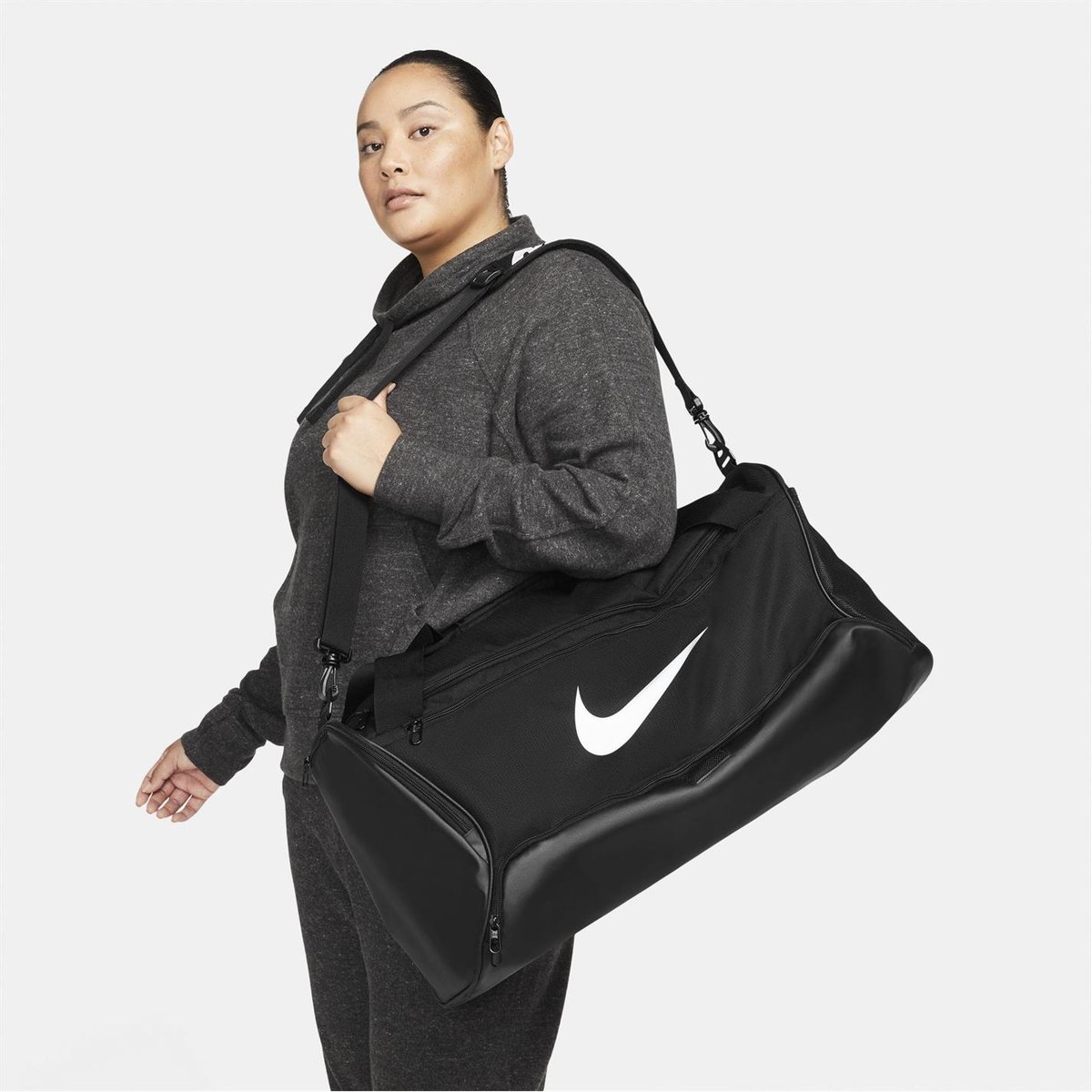 Nike hotsell holdall small