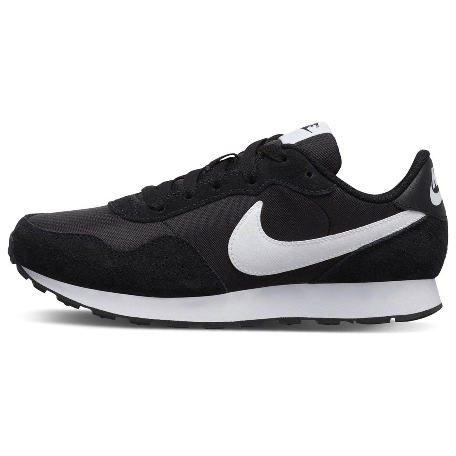 Black  and  white clearance md runner 2 trainers junior