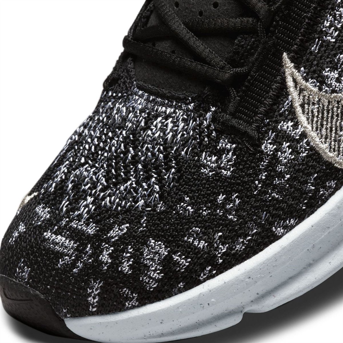 Flyknit trainer hotsell black womens