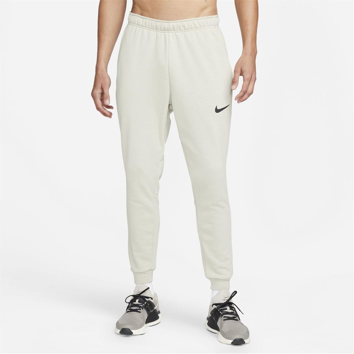 Nike 2024 tapered bottoms