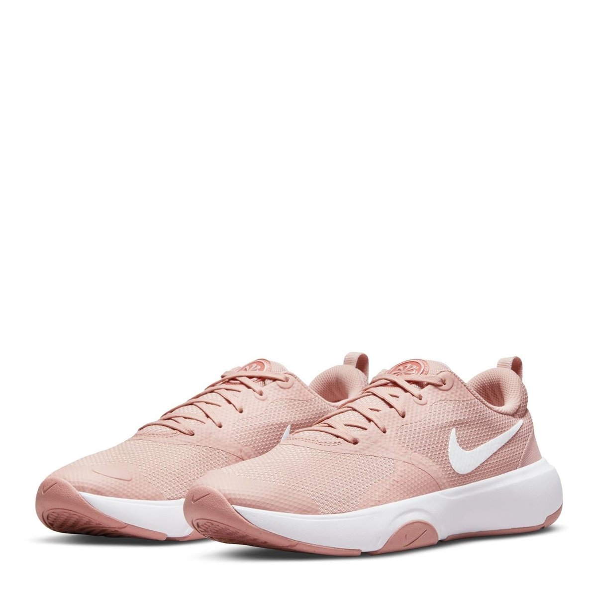 Training free tr 8 trainers hotsell in white with pink swoosh